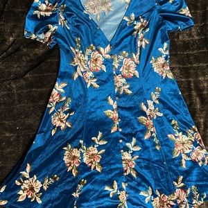 Forever 21 Dresses - Forever 21 velvet dress Forever 21 Dresses - Forever 21 velvet dress